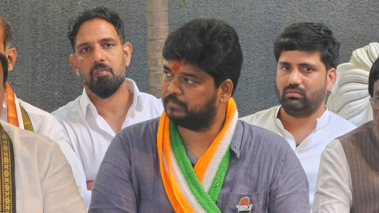 🏛️పొలిటికల్ అప్‌డేట్స్ - ShareChat