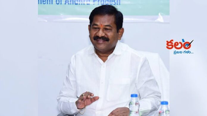 Minister Dola