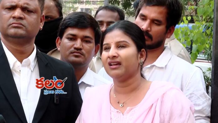 Singer Mangli